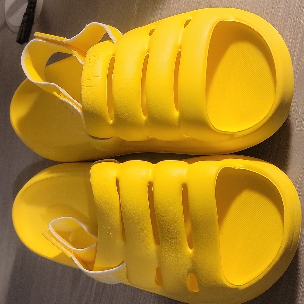 Ugg Sport Yeah Slide Used Like New Only Used One Time